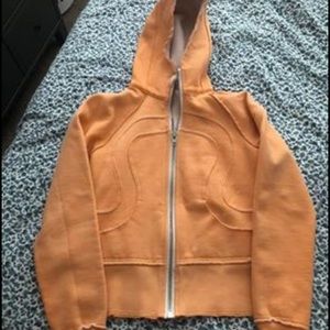 Size 4 lulu distressed sweater